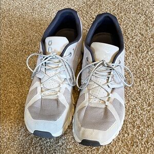 On Cloud 5 Running Men's Size 12 Athletic Shoes in Light Gray